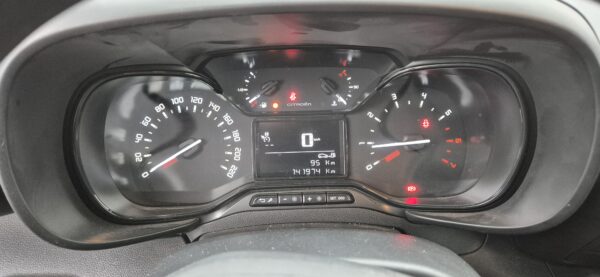 Berlingo VU Club HDI 100 – Image 11
