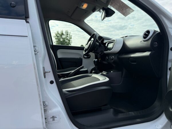 Renault Twingo III – Finition Intens – 1.0 SCe 75ch – Image 19