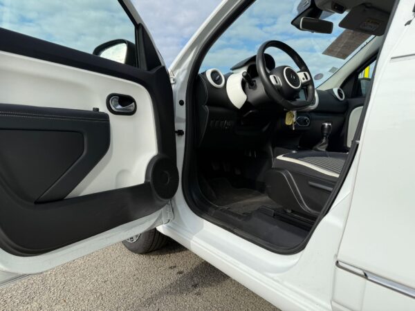Renault Twingo III – Finition Intens – 1.0 SCe 75ch – Image 9
