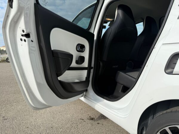 Renault Twingo III – Finition Intens – 1.0 SCe 75ch – Image 11